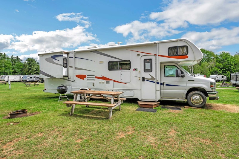 Boo Boo™ Onsite Motorhome Rental-1